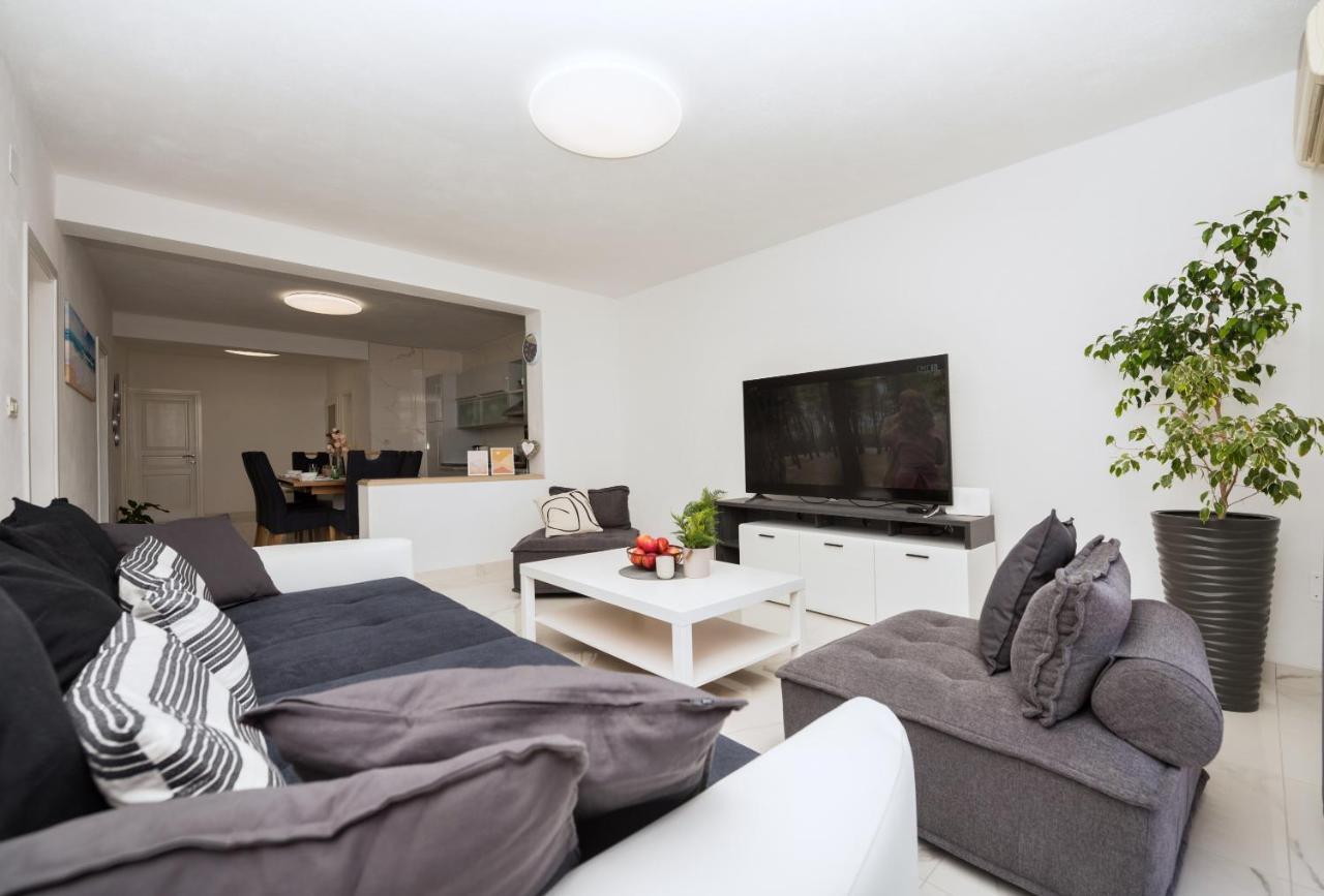Apartment Sole Mio -Sea View Makarska Exterior photo