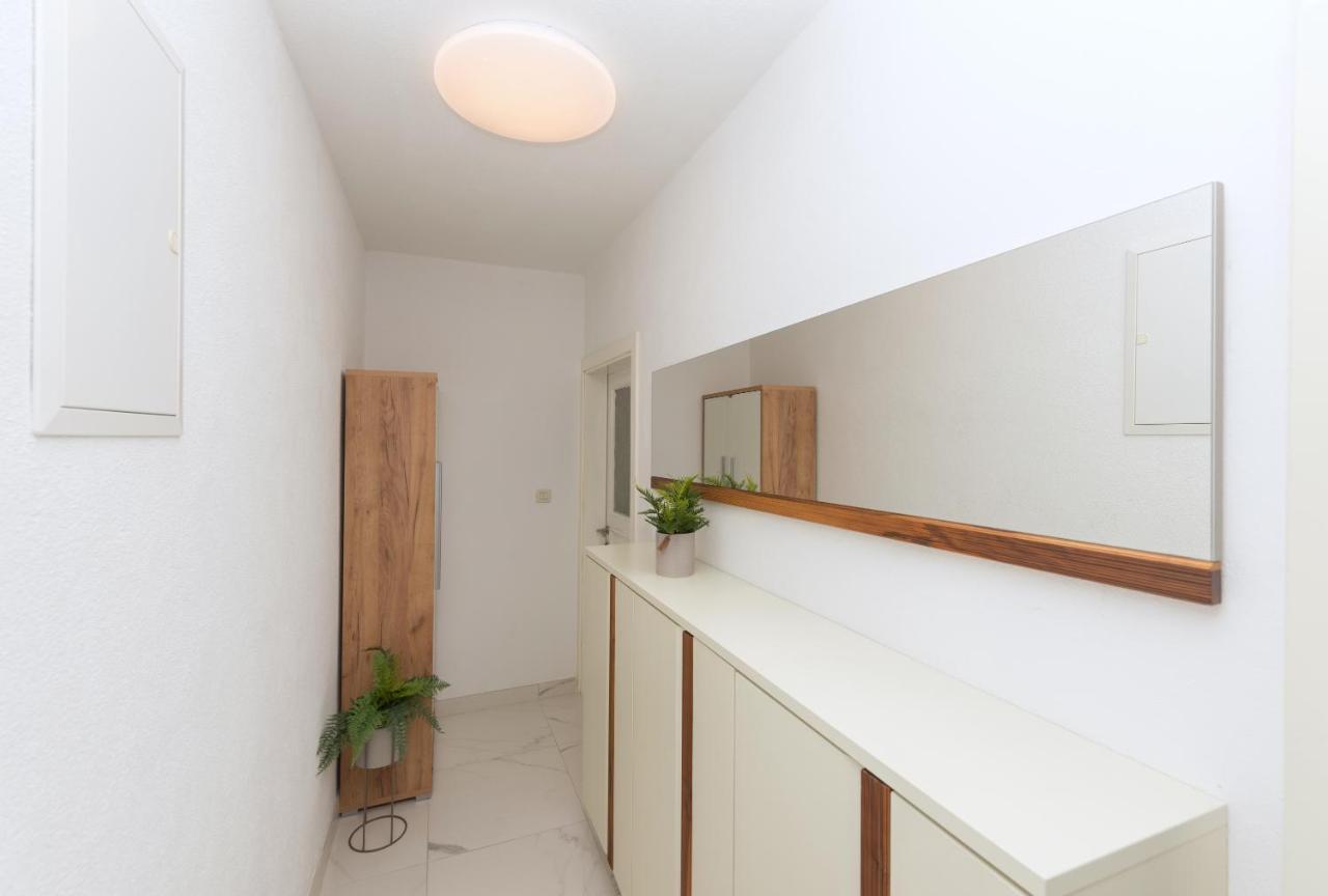 Apartment Sole Mio -Sea View Makarska Exterior photo