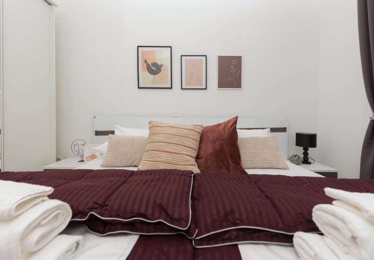 Apartment Sole Mio -Sea View Makarska Exterior photo