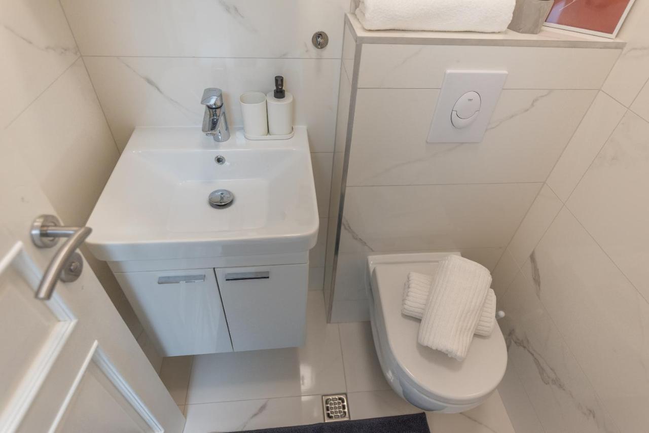 Apartment Sole Mio -Sea View Makarska Exterior photo