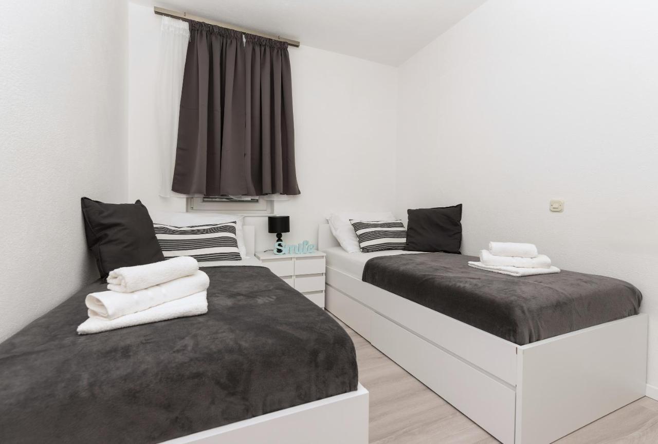 Apartment Sole Mio -Sea View Makarska Exterior photo