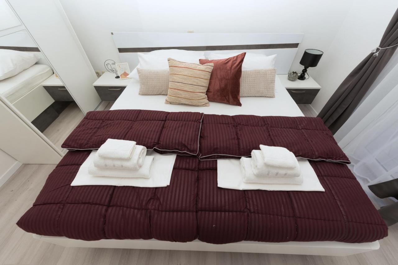 Apartment Sole Mio -Sea View Makarska Exterior photo